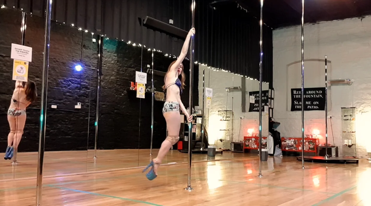 split grip hold body roll pole dance tutorial